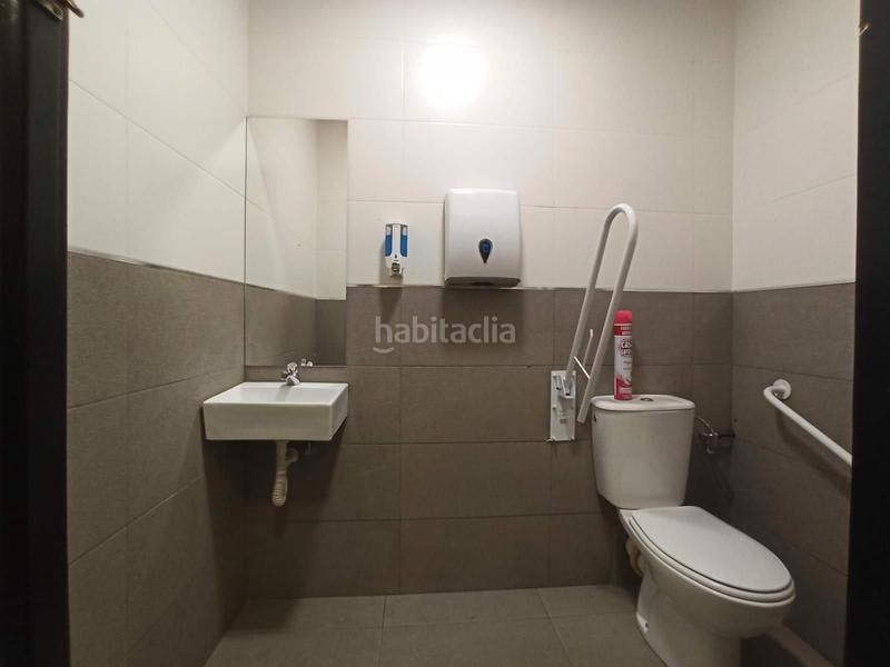 Foto 698162e4-ca6f-402c-9732-5b6f884d3395. Pas-de-porte local commercial dans Provençals del Poblenou Barcelona