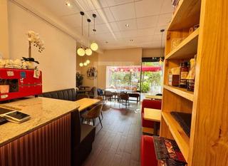 Umzug Geschäftsraum in Dreta de l´Eixample. Restaurante en chaflán con licencia c3 y terraza en eixample der