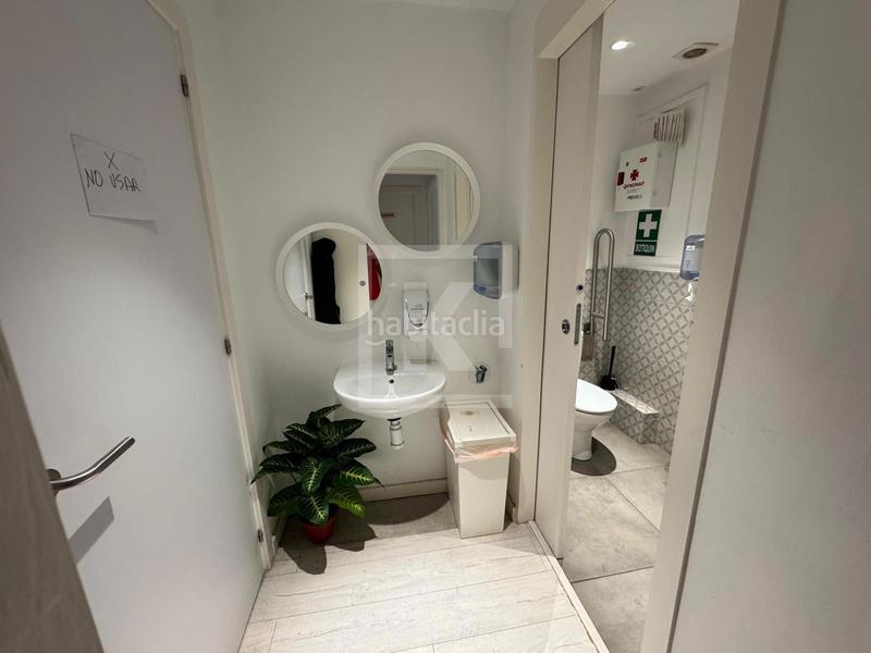 Foto 84d20440-f8ee-4211-9982-c32658526ea1. Pas-de-porte local commercial dans Barri de les Corts Barcelona