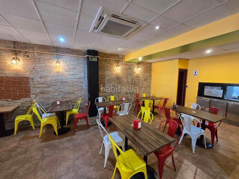 Foto 8c3a1cd2-1cae-47eb-8017-a8ccb7f938c2. Traspaso local comercial restaurante en funcionamiento en Poblenou traspaso con licencia c3 en Barcelona