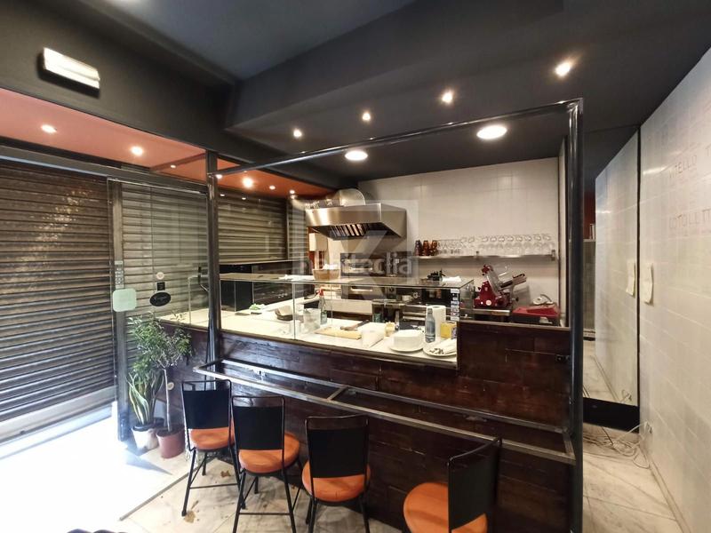 Foto 0285ee37-e801-4425-8fff-16c10d416ea7. Pas-de-porte local commercial dans La Nova Esquerra de l´Eixample Barcelona