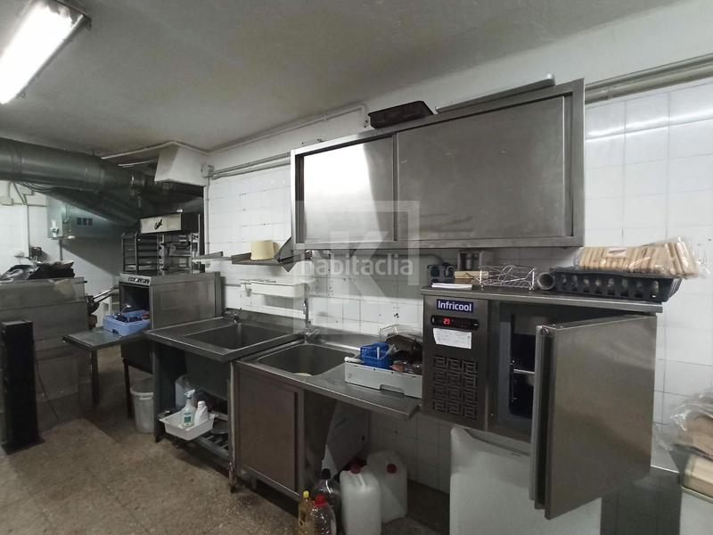 Foto 547e15e3-2a2a-41c0-b1ef-89a482d9a1a9. Pas-de-porte local commercial dans La Nova Esquerra de l´Eixample Barcelona