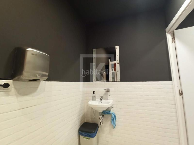 Foto 9271c38d-3db6-4a1b-abaa-b40a08458f02. Pas-de-porte local commercial dans La Nova Esquerra de l´Eixample Barcelona