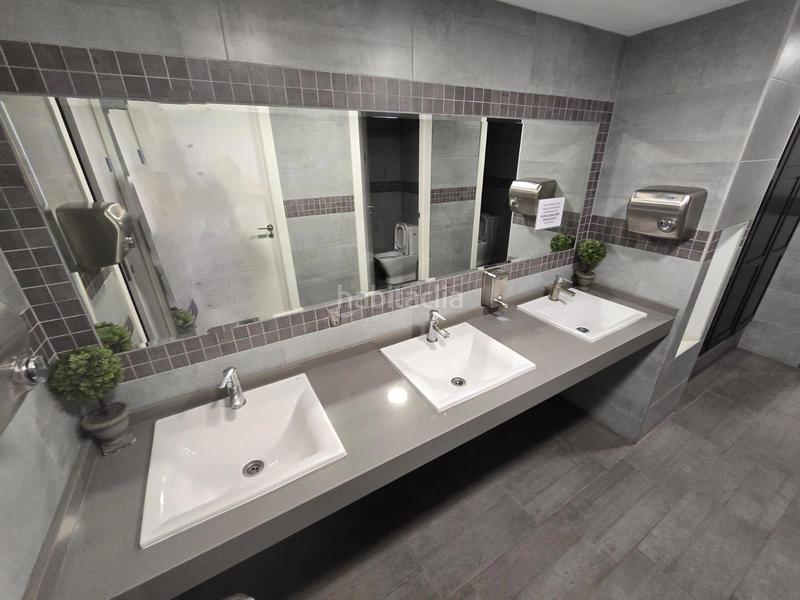 Foto 006e19ef-f48d-45f3-bf45-45162f74c67b. Pas-de-porte local commercial dans El Poble Sec - Parc de Montjuïc Barcelona