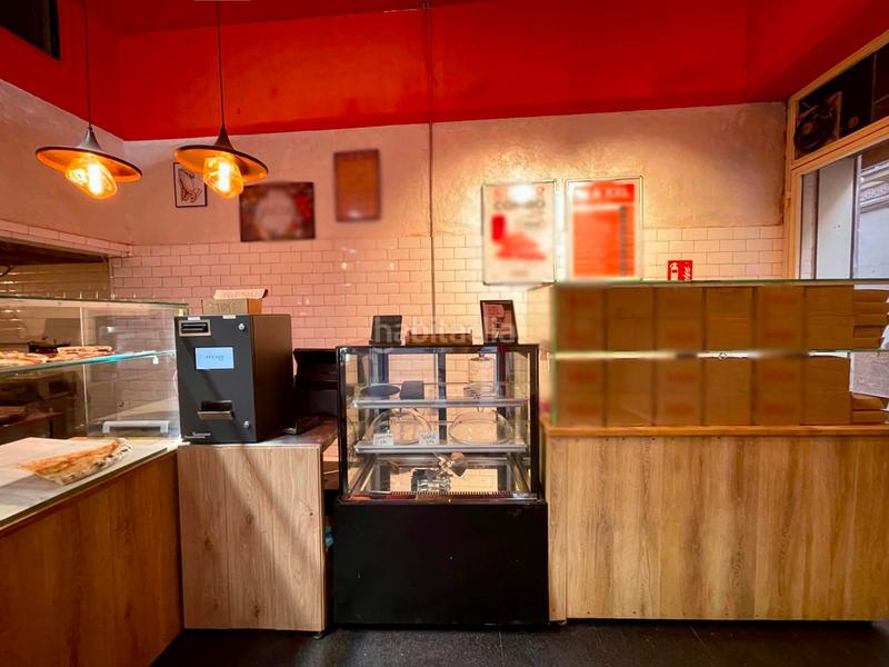 Foto 510ebdad-4107-44e1-9604-8f178cb980a7. Traspaso local comercial traspaso panadería en esquina en Vila de Gràcia alto tránsito peatonal en Barcelona