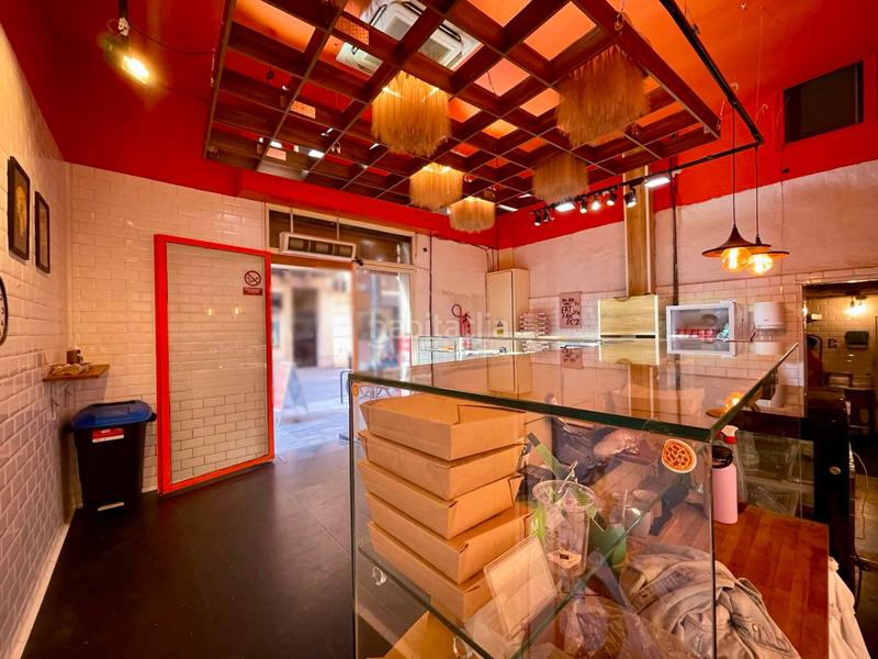 Foto 60657aa2-4a15-43b9-9b93-ad13e1be1909. Traspaso local comercial traspaso panadería en esquina en Vila de Gràcia alto tránsito peatonal en Barcelona