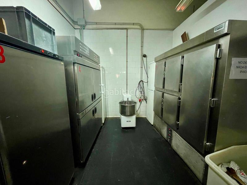 Foto 7cd92118-3051-41f1-923a-21f7936642e2. Traspaso local comercial traspaso panadería en esquina en Vila de Gràcia alto tránsito peatonal en Barcelona