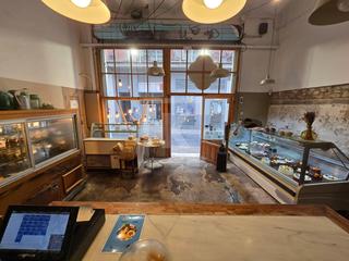 Umzug Geschäftsraum in Vila de Gràcia. Traspaso pastelería con obrador y salida de humos en vila de grà