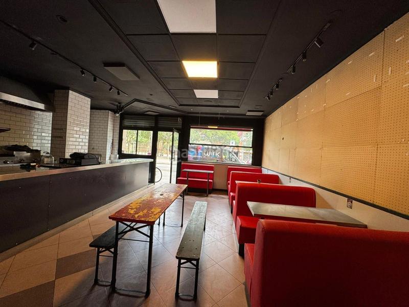 Foto 54c4bd02-6df3-4991-9e38-f5ef74f23b5a. Traspaso local comercial oportunidad en El Clot restaurantebar equipado con terrazac3 mixta en Barcelona