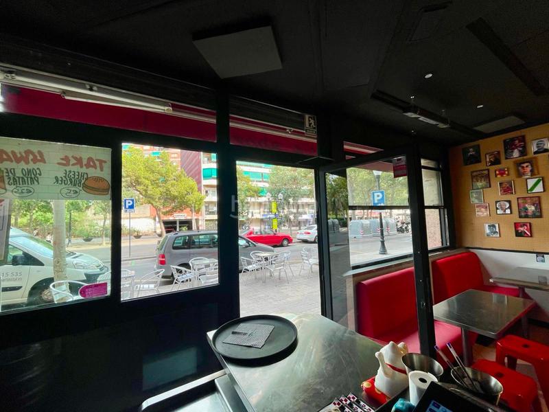 Foto 56c07f23-7409-4169-8f52-aa21ec869c79. Traspaso local comercial oportunidad en El Clot restaurantebar equipado con terrazac3 mixta en Barcelona