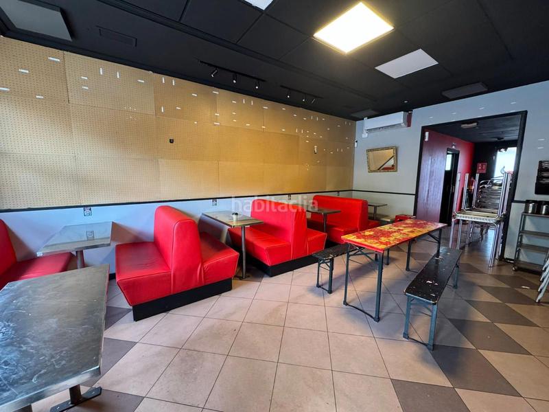 Foto a8f2f8d9-e8fb-463c-a841-c71b4b5f4029. Traspaso local comercial oportunidad en El Clot restaurantebar equipado con terrazac3 mixta en Barcelona