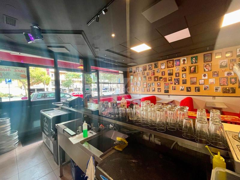 Foto 1f26e836-ef02-48c3-bd39-eecde2163198. Umzug geschäftsraum in El Clot Barcelona