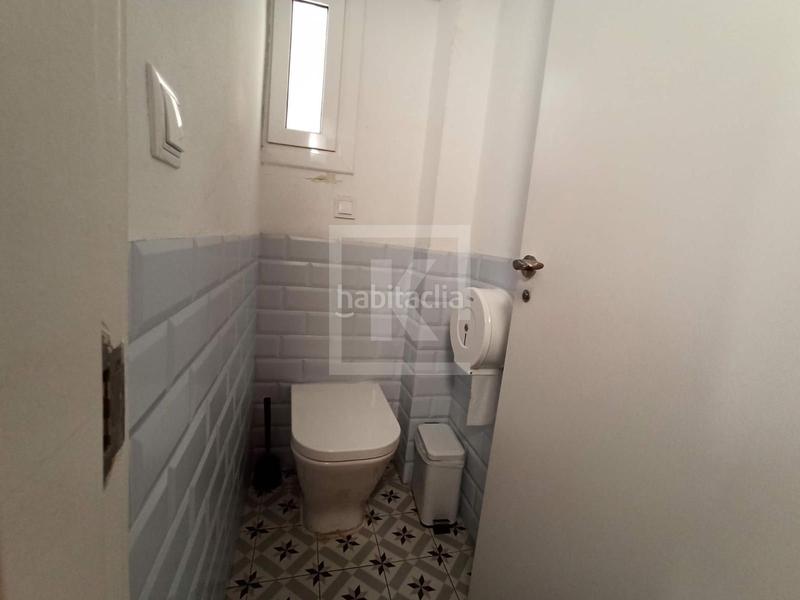 Foto 23273f8f-208f-425e-b92e-3a81e7a4bc2c. Traspaso local comercial bar en traspaso en el Guinardó licencia c1 y terraza en Barcelona