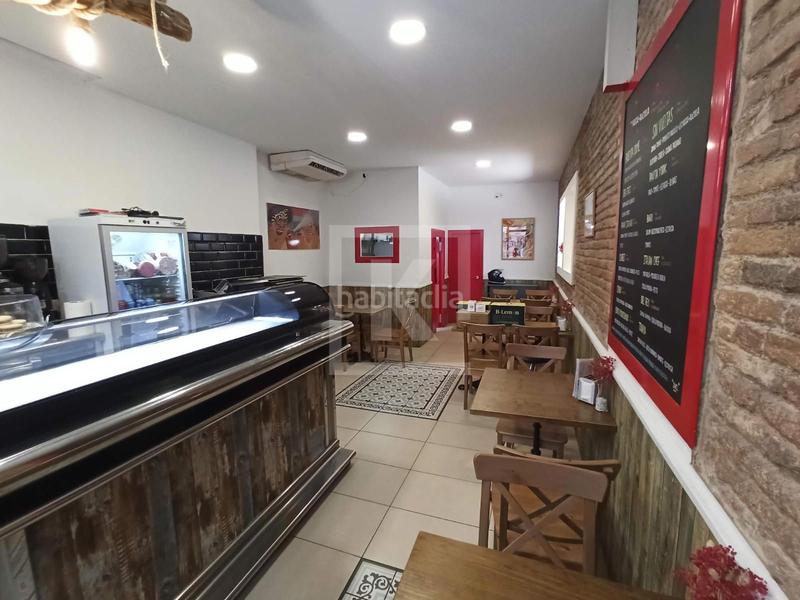 Foto 98d6697e-fdfc-430b-bff8-5a98e4b6326f. Traspaso local comercial bar en traspaso en el Guinardó licencia c1 y terraza en Barcelona