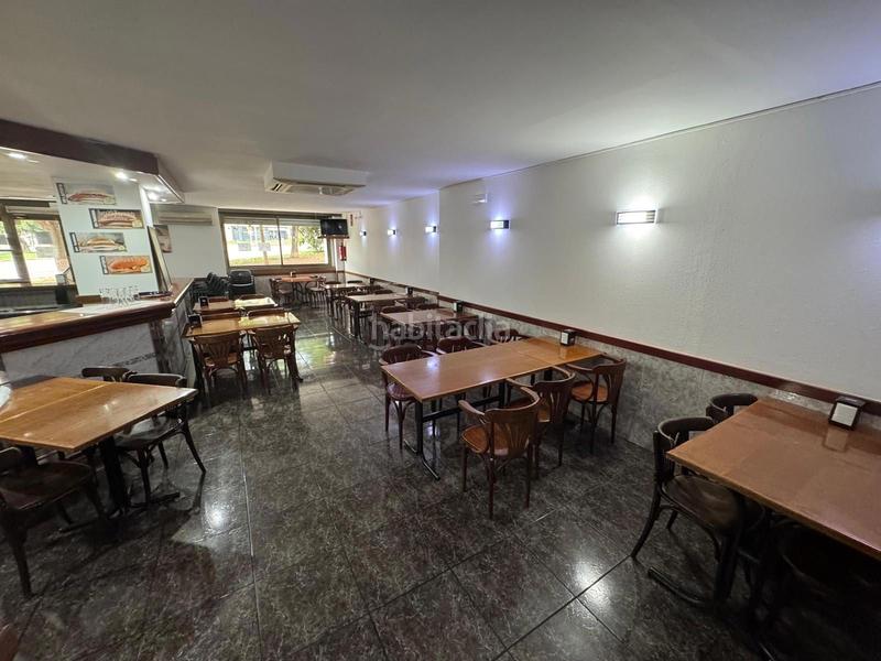 Foto 21519bb2-cdee-4875-b5e7-4658e5a33d31. Pas-de-porte local commercial dans Torrent d'en Pere Parres Terrassa