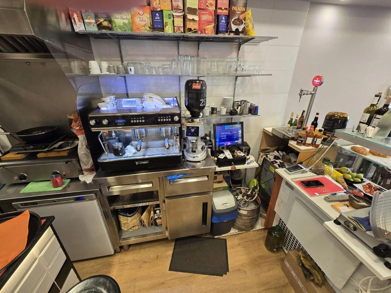 Foto c8a15d7a-fca3-4e4c-b23c-ecf9b8307cb9. Transfer business premise in Barri de les Corts Barcelona