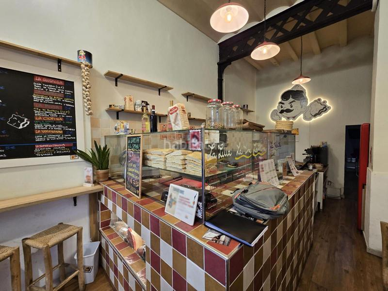 Foto 0bb294e2-6cdb-469b-a251-e59e7349dd84. Traspaso local comercial traspaso con licencia de despacho de pan sin degustación Sant Antoni en Barcelona