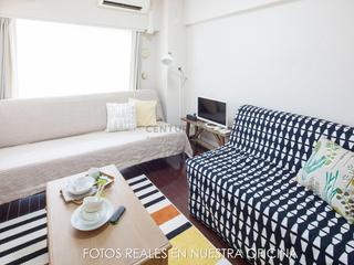 Appartement à Raval. Vivienda con licencia turística y terraza privada en venta en el