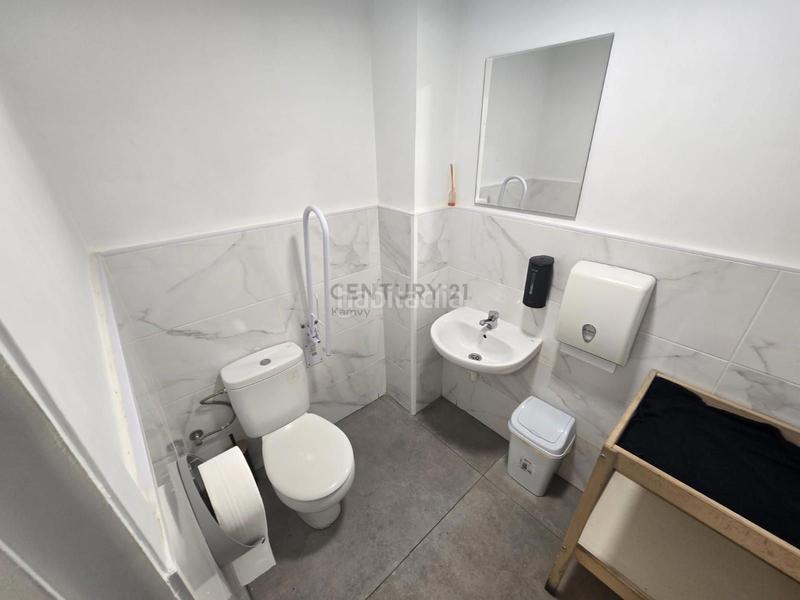 Foto e8f68c1b-1873-42de-97fc-debe088f076c. Pas-de-porte local commercial dans La Nova Esquerra de l´Eixample Barcelona