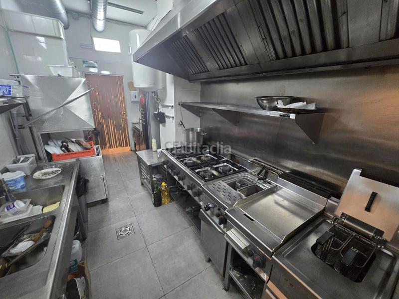 Foto 8b365427-1567-45e2-af49-8b2cfa6cf51e. Traspàs local comercial a La Nova Esquerra de l´Eixample Barcelona