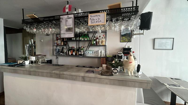 Foto 89b01f12-bfd4-4d29-a8ea-e97897b2c83b. Traspaso local comercial traspaso barrestaurante c3mixta en el corazón del Gòtic en Barcelona