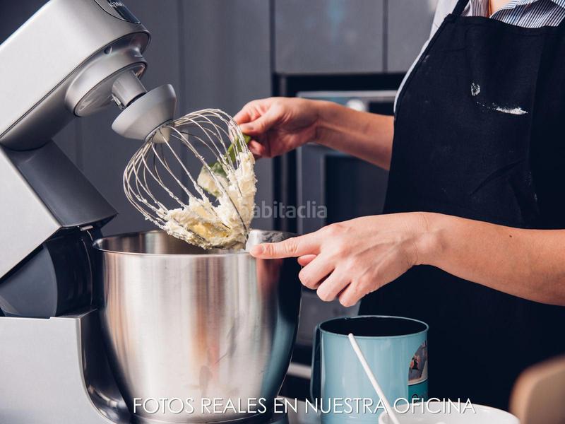 Foto eaa2a2e8-cad5-4d13-aab4-6f167d22da30. Traspaso local comercial traspaso botiga obrador en la dreta de leixample en Barcelona