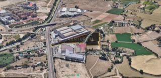 Landgut in Carretera de madrid, zaragoza, spain. Conjunto de parcelas industriales y auxiliares en zaragoza  más