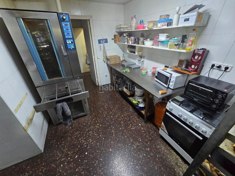 Foto 59376bd7-f8f5-4940-b1f8-6149235db67c. Pas-de-porte local commercial dans Sant Antoni Barcelona