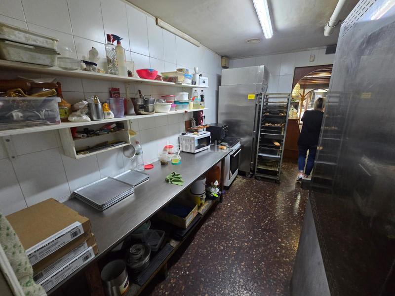 Foto 446830c6-d5e8-44e8-b51e-7698c8e71698. Traspàs local comercial a Sant Antoni Barcelona