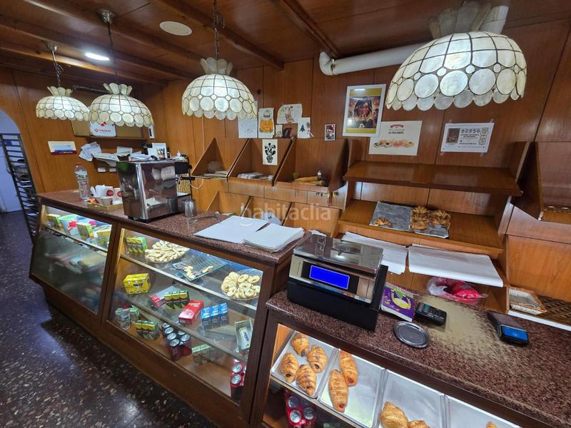 Foto 728a68c7-e8c7-4c60-819b-5353d814f424. Traspaso local comercial traspaso de panadería con obrador, licencia platos preparados en Sant Antoni en Barcelona