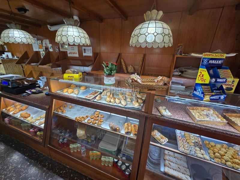 Foto b89b8da4-5793-4edb-b48d-a854cb358383. Traspaso local comercial traspaso de panadería con obrador, licencia platos preparados en Sant Antoni en Barcelona
