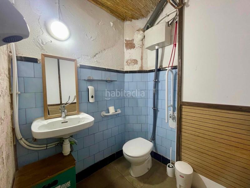 Foto a2f13fc4-403e-402d-bf8f-e361d7d71edb. Traspaso local comercial traspaso de bar con licencia c2 en funcionamiento en la dreta de leixample en Barcelona