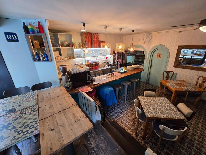 Foto b8d97e66-668c-4d3c-9f6a-3b7a89e455f7. Traspaso local comercial oportunidad pequeño restaurante con licencia c3mixta Vila de Gràcia en Barcelona
