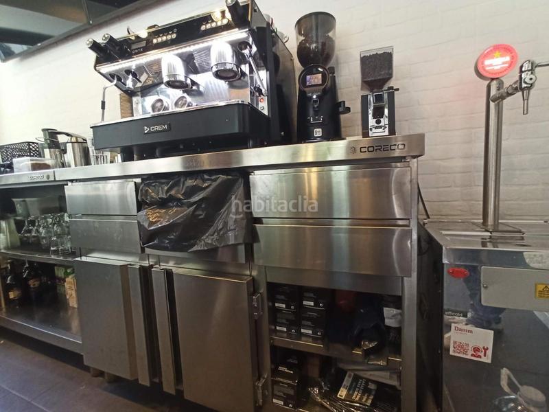 Foto aaa68f25-87f8-4269-99fe-f03a4eb18f98. Traspaso local comercial traspaso bar con licencia c1 y terraza en sant gervasi galvany en Barcelona