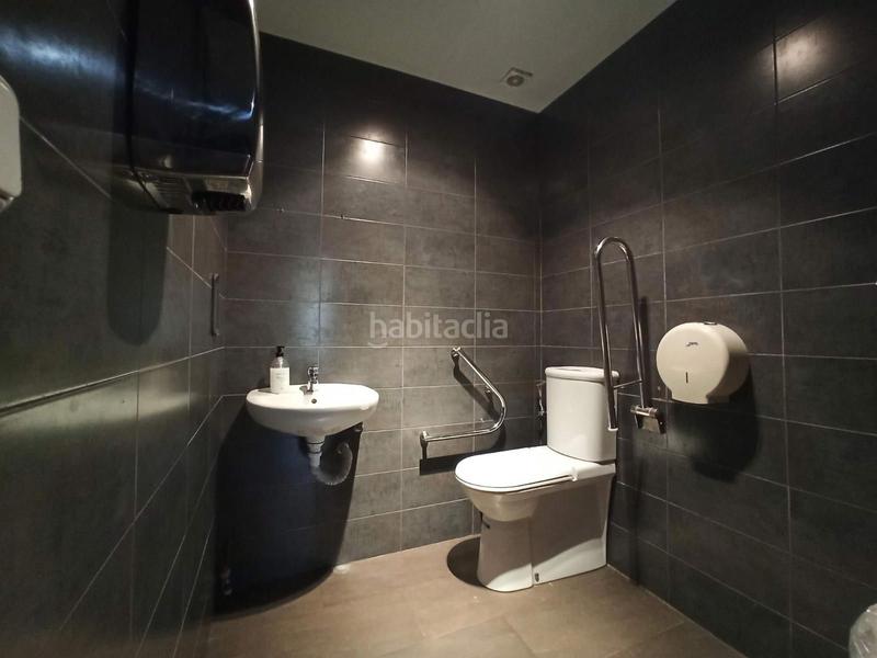 Foto 8a8e40f8-307a-481e-b16b-bbfd119d1ca7. Pas-de-porte local commercial dans Provençals del Poblenou Barcelona