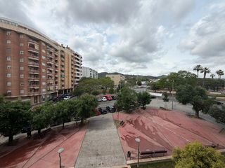 Pis  Catalunya. Piso amplio en venta con 4 habitaciones junto a plaza cataluña e