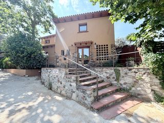 Trasp�s Local Comercial a Montorn�s del Vall�s. Traspaso mas�a restaurante con 294 pax, parking privado a 30 min