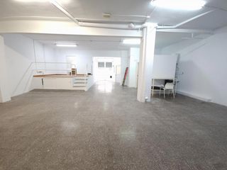 Local Comercial  Extremadura. Local comercial a dos calles en venta en les planes, sant joan d
