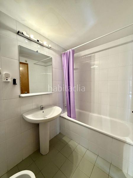 Foto 66847234-1043-48a8-a901-f9caf7acd171. Pis amb piscina a La Marina del Port Barcelona