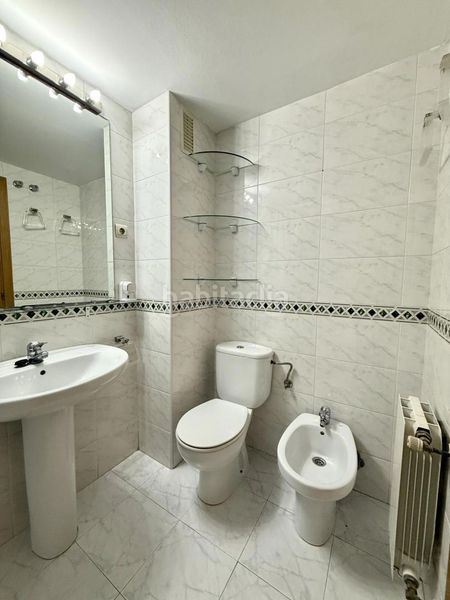 Foto a5f247bc-7982-4132-9dbd-c240783726f7. Pis amb piscina a La Marina del Port Barcelona
