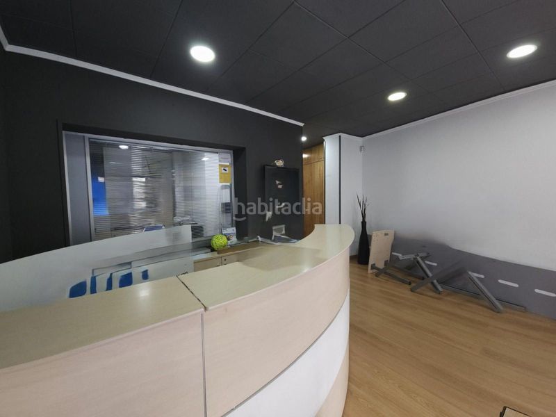 Foto ffba0817-130d-4810-bd78-432ee1dd3811. Local comercial a El Pedró Cornellà de Llobregat
