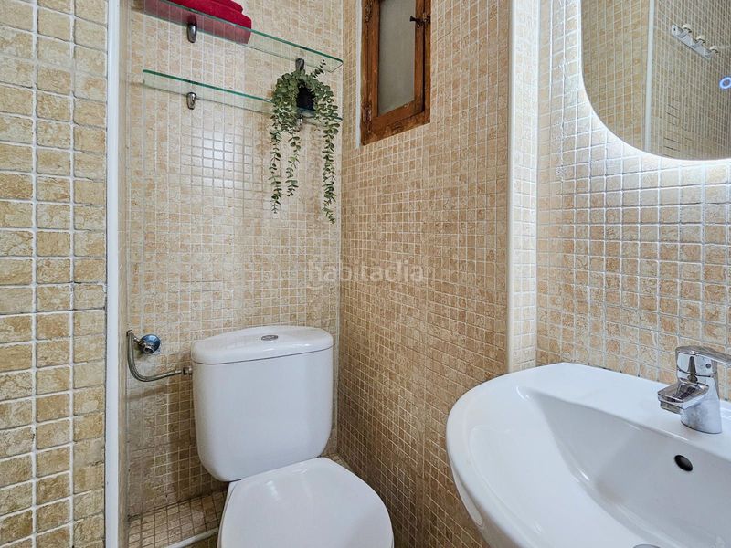 Foto b22bfc94-4a88-49c4-98dd-7eac685d2e5c. Pis a Raval Barcelona