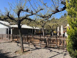 Traspàs Local Comercial a Cervelló. Traspaso de masía  bar restaurante con gran terraza en cervelló.