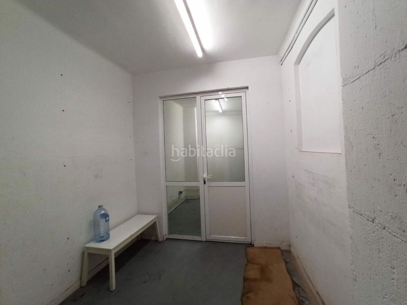 Foto 269adcda-2062-4a64-887b-55c031102743. Local comercial a Sants Barcelona