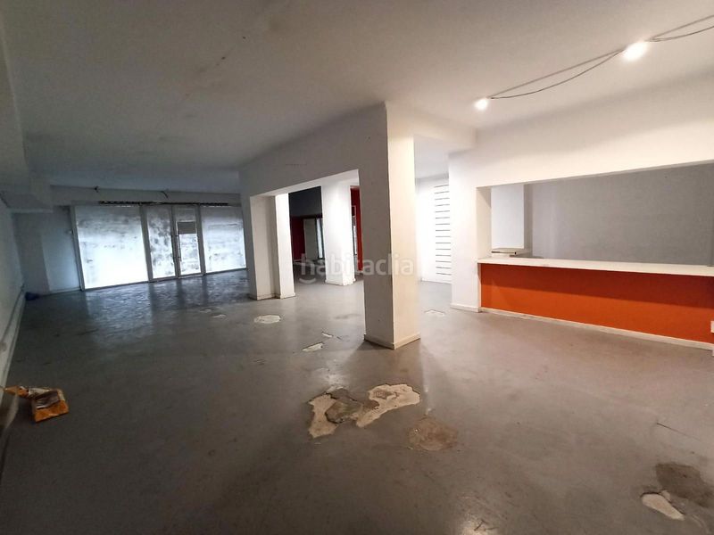 Foto 53392944-741a-4659-bd56-bc8285936932. Local comercial a Sants Barcelona