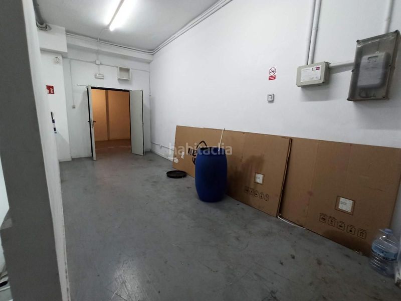 Foto bc37a293-3923-48b7-9803-89a2dea2a4b6. Local comercial a Sants Barcelona