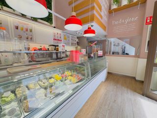 Transfer Business premise in Vila de Gràcia. Traspaso de heladería con licencia a5.2  caramels i gelats y obr