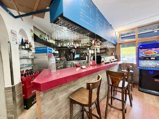 Transfer Business premise in Estruch-Eixample. Oportunidad hostelería  bar en esquina con 10 mesas de terraza