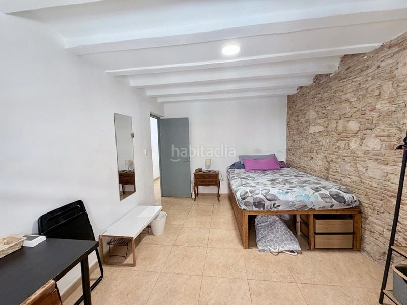 Foto 0a124981-f2ea-4feb-a8a0-e8845a46aee1. Pis a Raval Barcelona