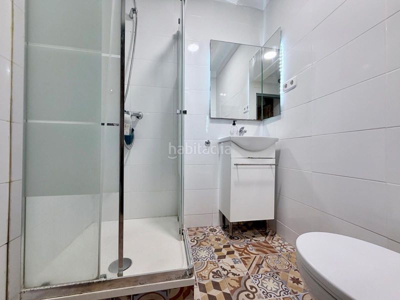 Foto a9088905-bc69-4132-8d51-7b39a2edb480. Pis a Raval Barcelona